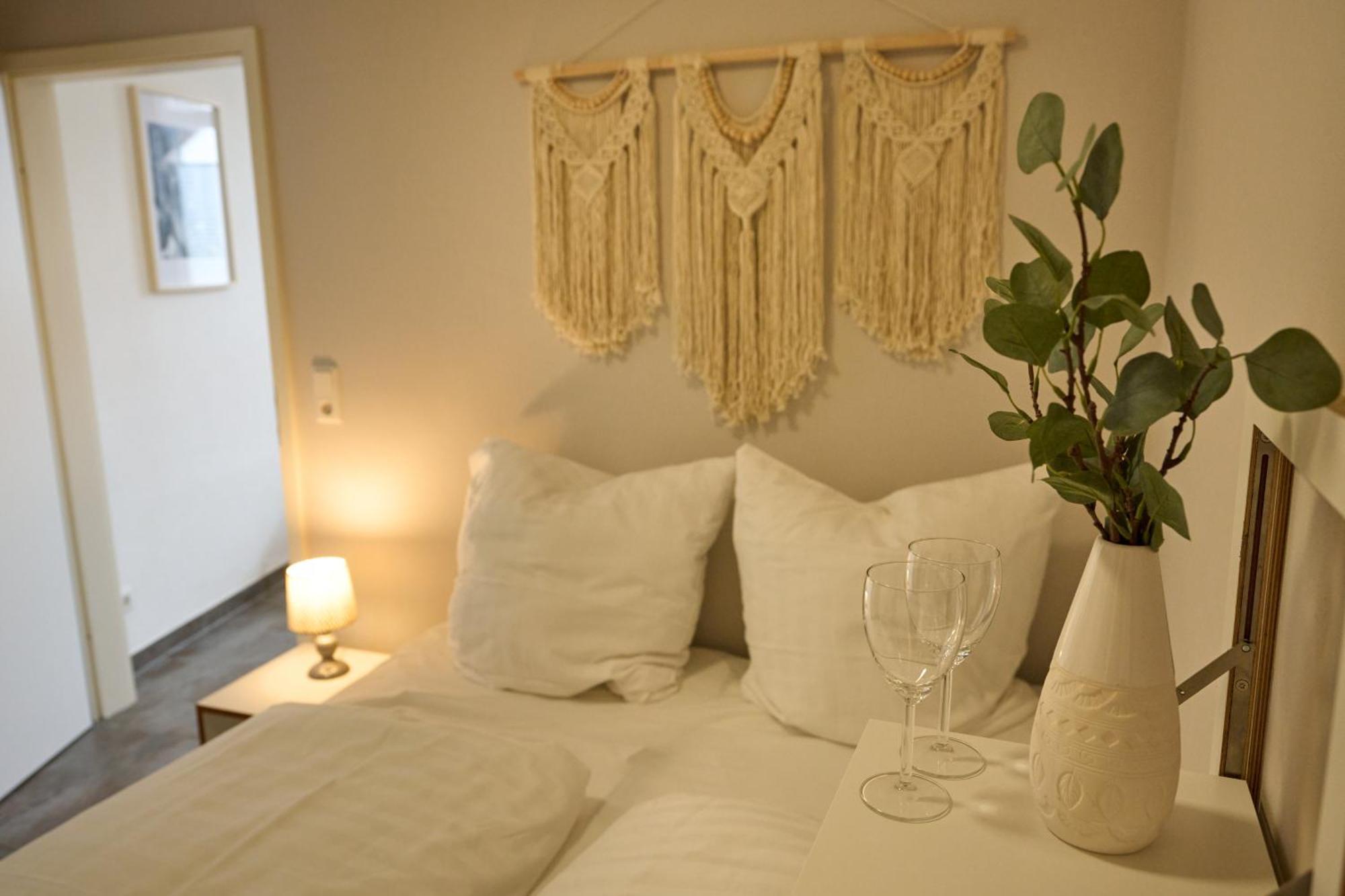 Kleine Moselruhe - Gemuetliche Ferienwohnung Bis 3 Personen - Zentral In Verbandsgemeinde Traben-Trarbach Buitenkant foto