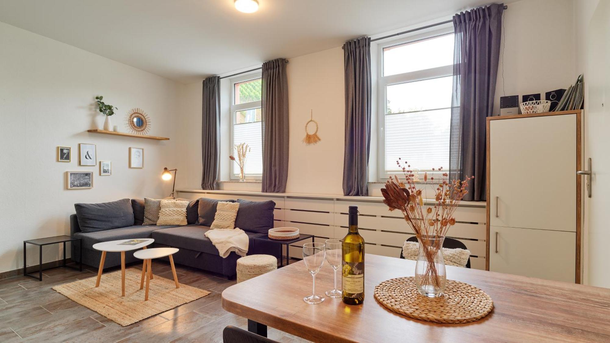 Kleine Moselruhe - Gemuetliche Ferienwohnung Bis 3 Personen - Zentral In Verbandsgemeinde Traben-Trarbach Buitenkant foto